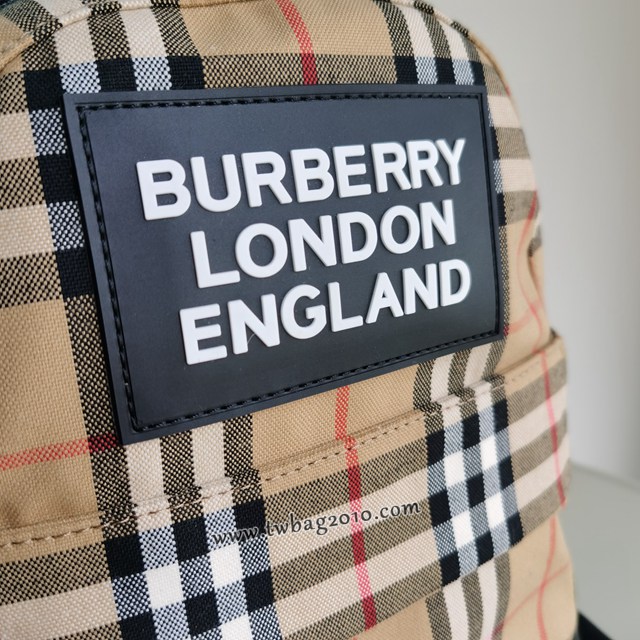 Burberry專門店新款格紋雙肩包 巴寶莉原版經典格子男士後背包 yxb1499